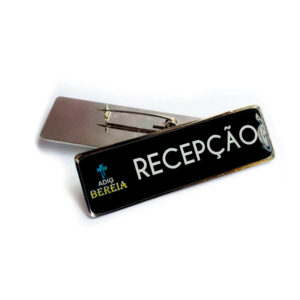 boton metal, boton latão, boton com presilha, boton com alfinete, boton banho de metal, boton impressão digital, boton policromia, boton formato retangular, boton de níquel, boton dourado, comprar boton, comprar boton rio de janeiro, boton rj, boton retangular, boton recepção, boton adig bereira, boton vinil auto adesivo